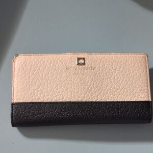 Kate Spade Cream and Black Wallet Modern Design
